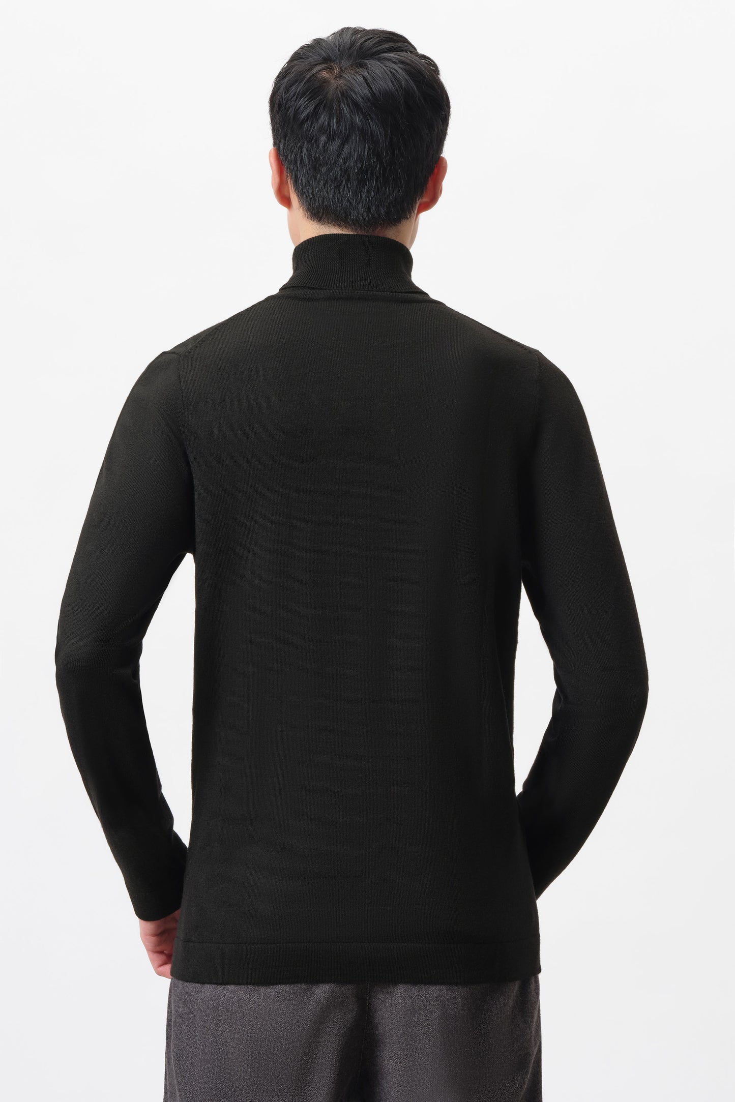 DRYKORN Joey 420002 rolnek trui kleur 1000 zwart