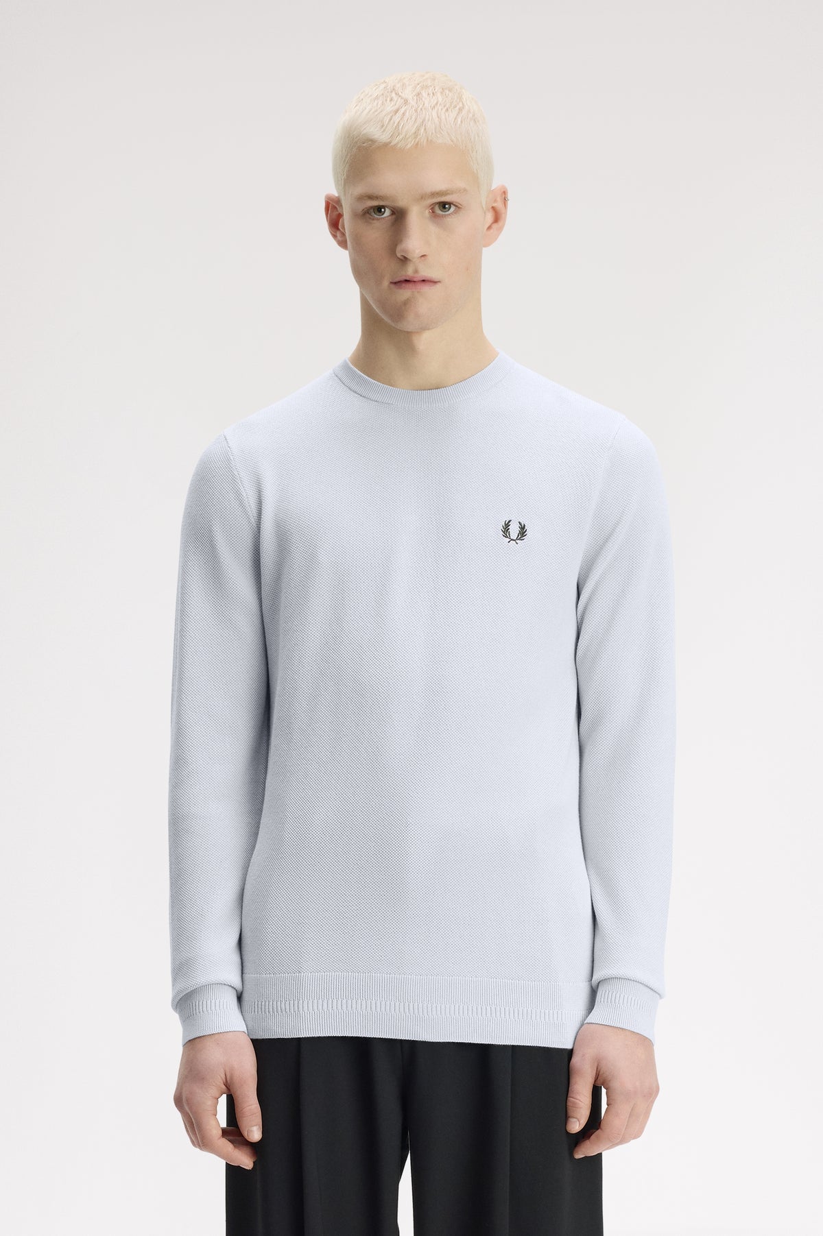 Fred Perry pull K 1309 kleur 28A lichtblauw